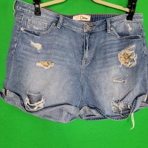 Dittos Mid-rise Shorts Size 31
